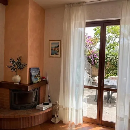 Center With View & Garden Apartment